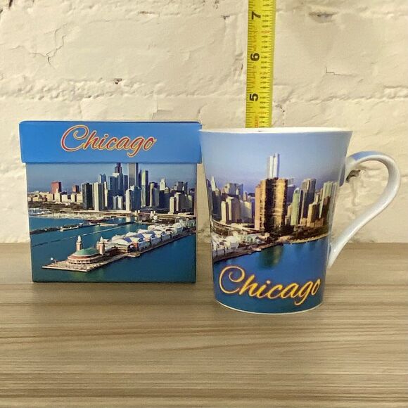 Chicago IL Mug The Postcard Factory (PCF) Bright Art Graphics Wrap Around Design - Picture 5 of 11